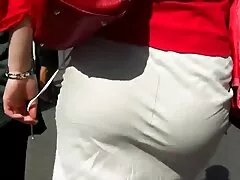 Maid Arisa seduce por una mujer cojida polla